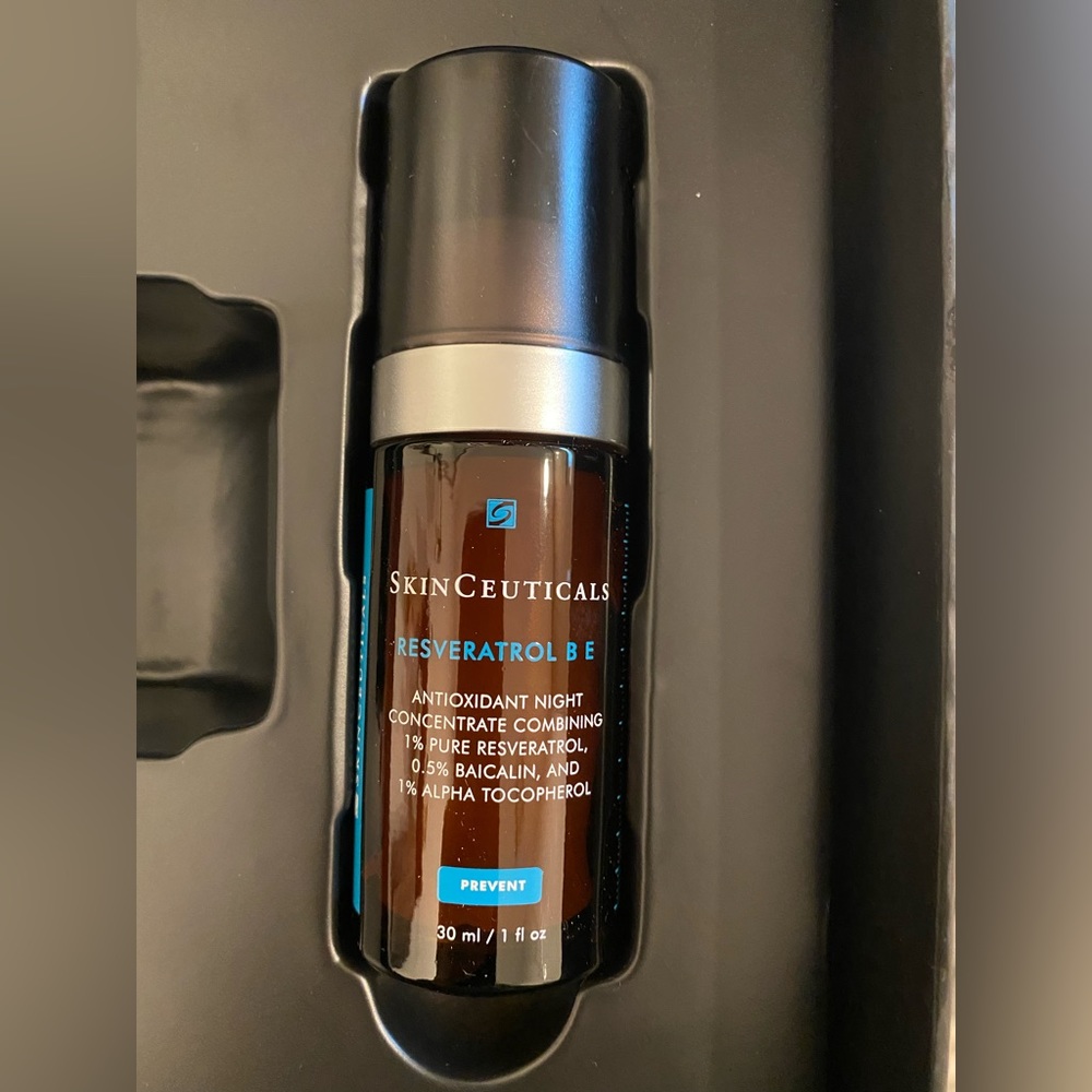 Brand new SkinCeuticals Resveratrol B E 30ml nighttime antioxidant serum.